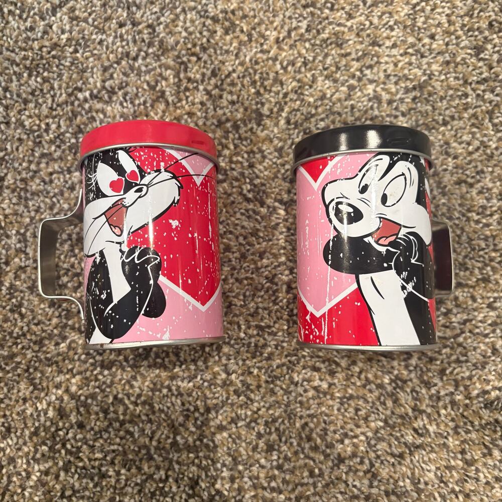 Pepe Le Pew and Cat Salt Pepper Shakers Looney Tunes Pink Black Tin w Covers Set